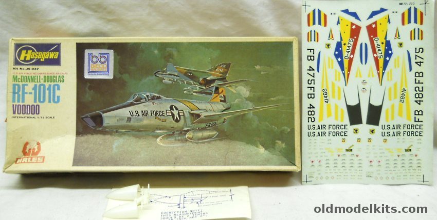 Hasegawa 1/72 McDonnel Douglas RF-101C Voodoo Plus Microscale F-101 Conversion and Decals, JS037 plastic model kit